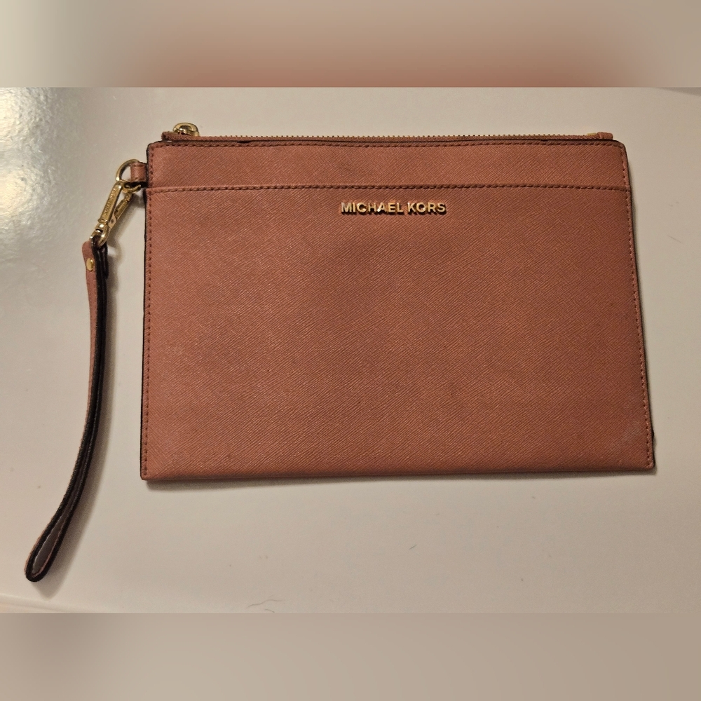 Michael Kors Blush Wristlet